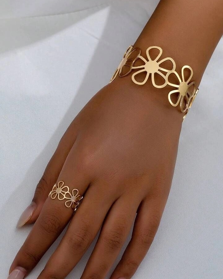Bague et bracelet assorti