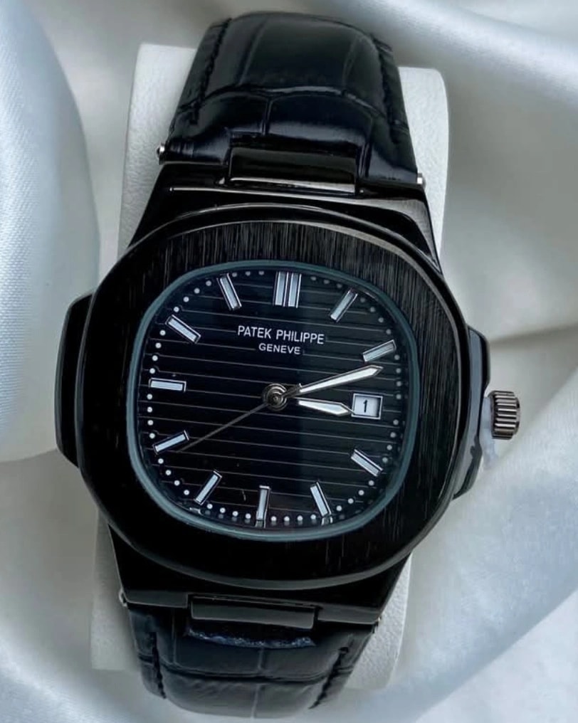 Montre en similicuir noir Patek Philippe