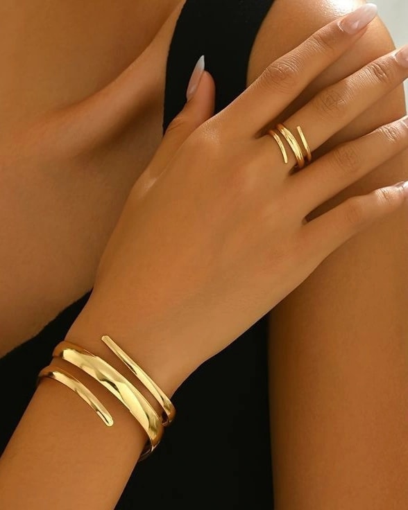 Bracelet et bague assortie