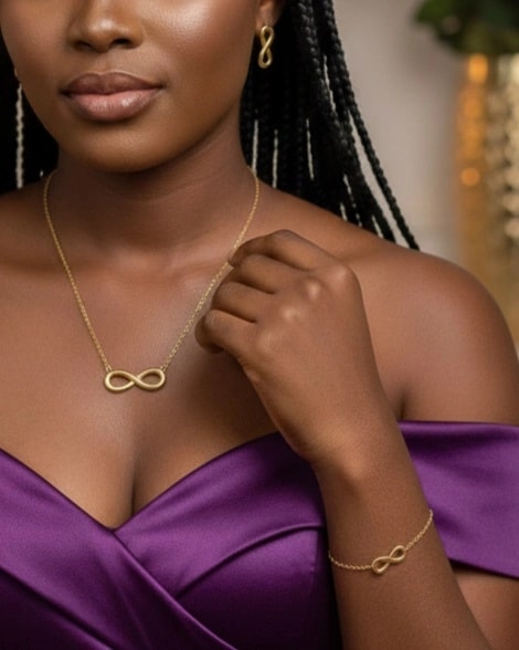 Collier + médaille+ boucles infini♾️