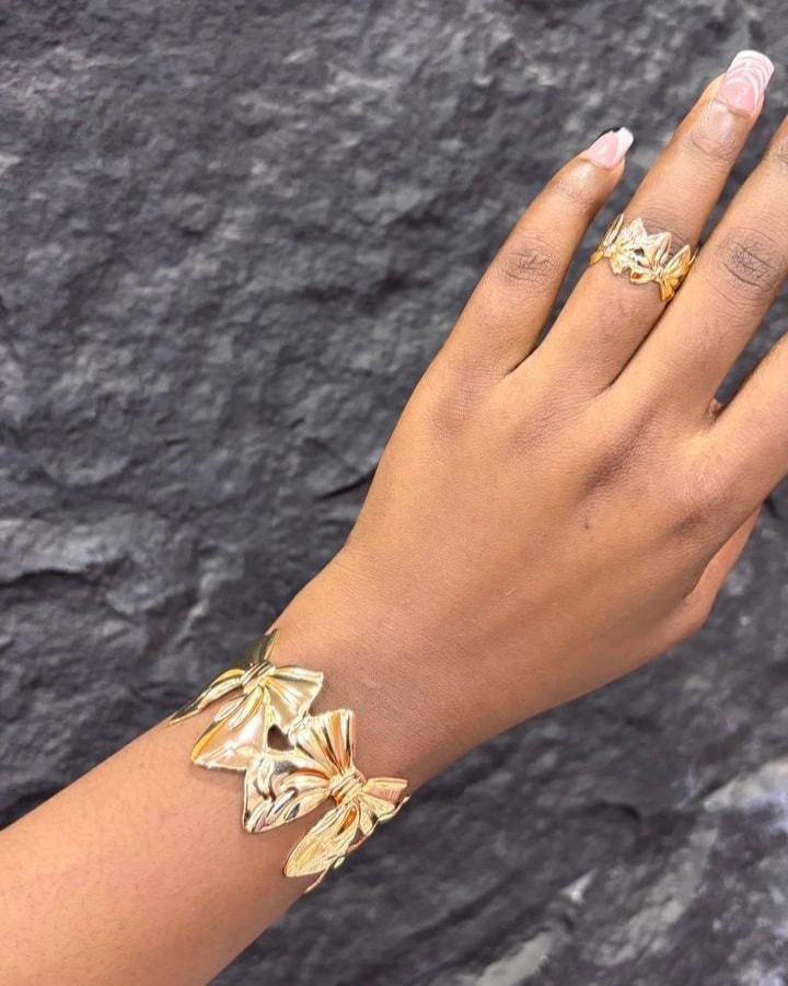 Bracelet et bague assortie