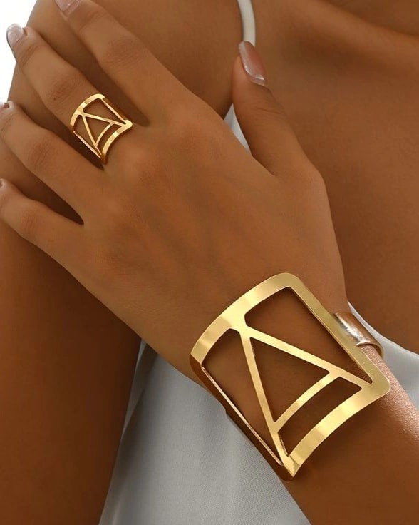 Bracelet et bague assortie